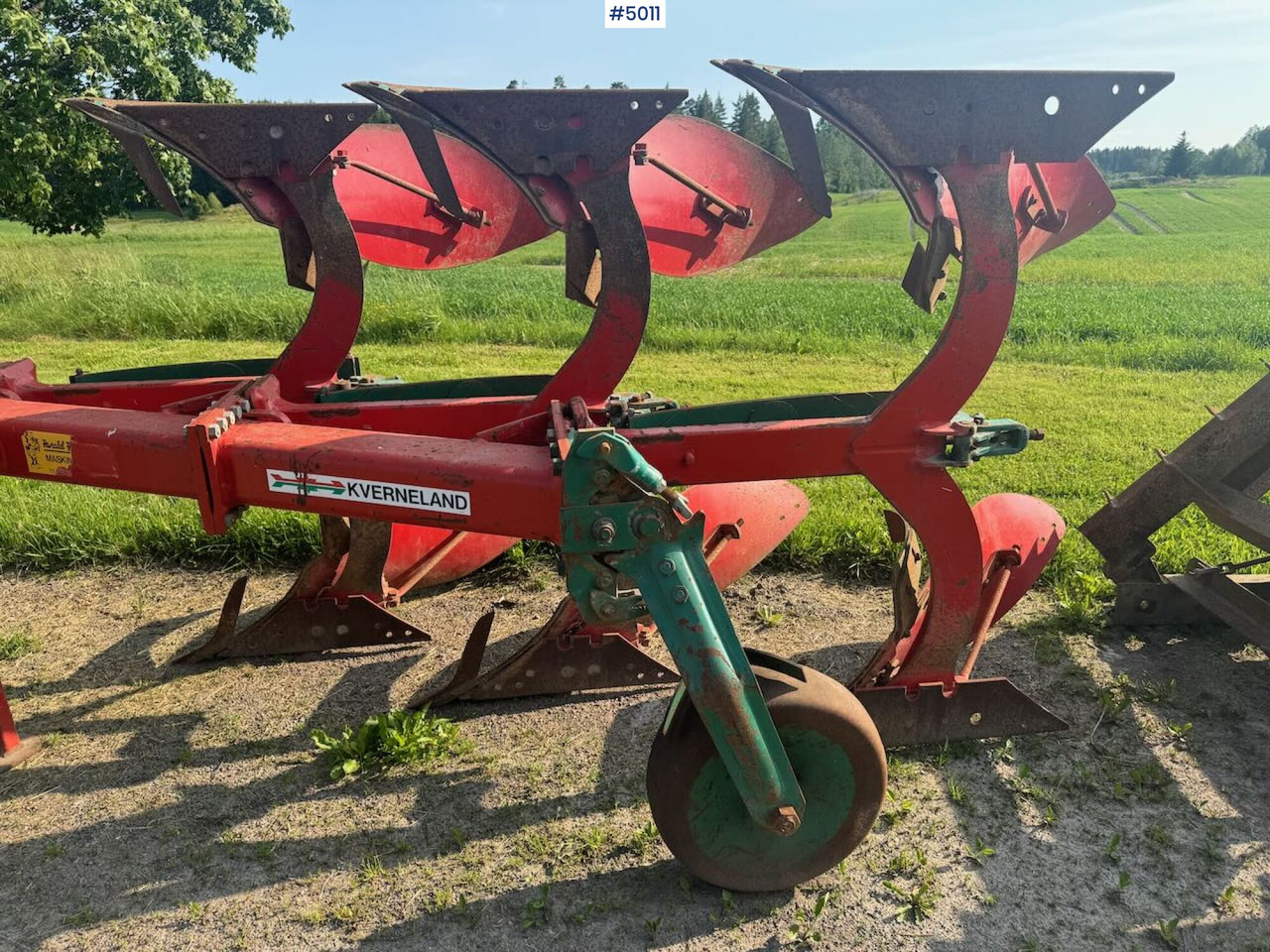 ציוד עיבוד קרקע Kverneland Mod. E 3-blade reversible plough: תמונה 11