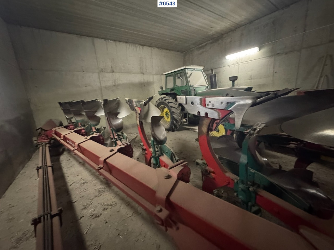 Kverneland PB100 6-Flour Vario Semi-Reversible Plough - ציוד עיבוד קרקע: תמונה 5 Kverneland PB100 6-Flour Vario Semi-Reversible Plough - ציוד עיבוד קרקע: תמונה 5