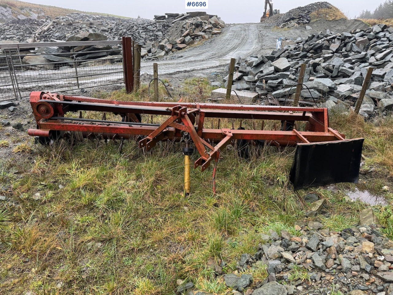 Kverneland stone rake 4 m. - ציוד עיבוד קרקע: תמונה 5 Kverneland stone rake 4 m. - ציוד עיבוד קרקע: תמונה 5