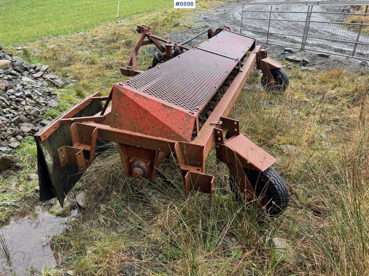 Kverneland stone rake 4 m. - ציוד עיבוד קרקע: תמונה 1 Kverneland stone rake 4 m. - ציוד עיבוד קרקע: תמונה 1