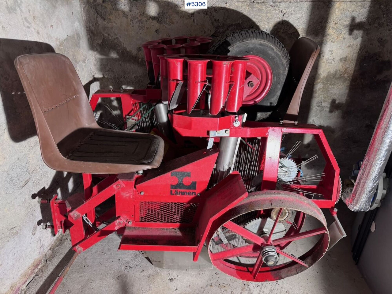 Lannen og Nibex Planting Machines - ציוד עיבוד קרקע: תמונה 1 Lannen og Nibex Planting Machines - ציוד עיבוד קרקע: תמונה 1