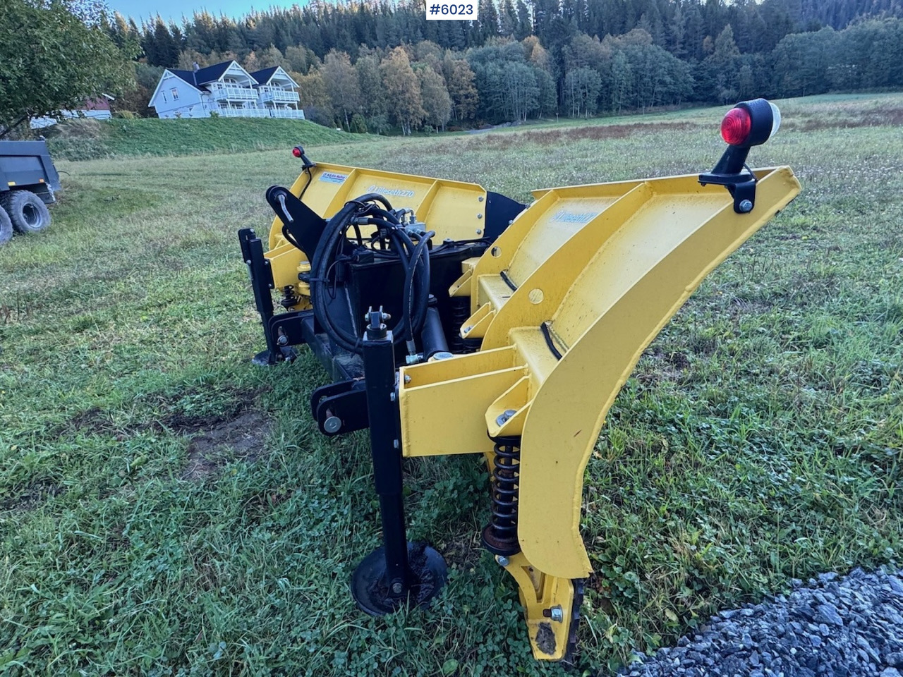 Lilleseth V-plow 270 w/ 3rd and 4th function! - כלי רכב עירוני/ מיוחד: תמונה 2 Lilleseth V-plow 270 w/ 3rd and 4th function! - כלי רכב עירוני/ מיוחד: תמונה 2