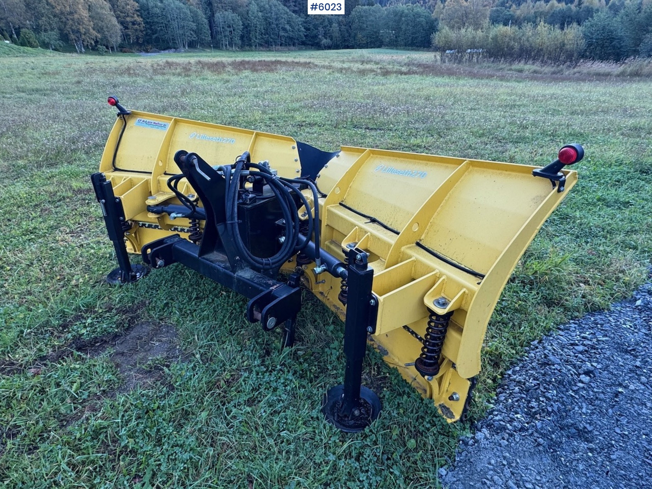 Lilleseth V-plow 270 w/ 3rd and 4th function! - כלי רכב עירוני/ מיוחד: תמונה 4 Lilleseth V-plow 270 w/ 3rd and 4th function! - כלי רכב עירוני/ מיוחד: תמונה 4