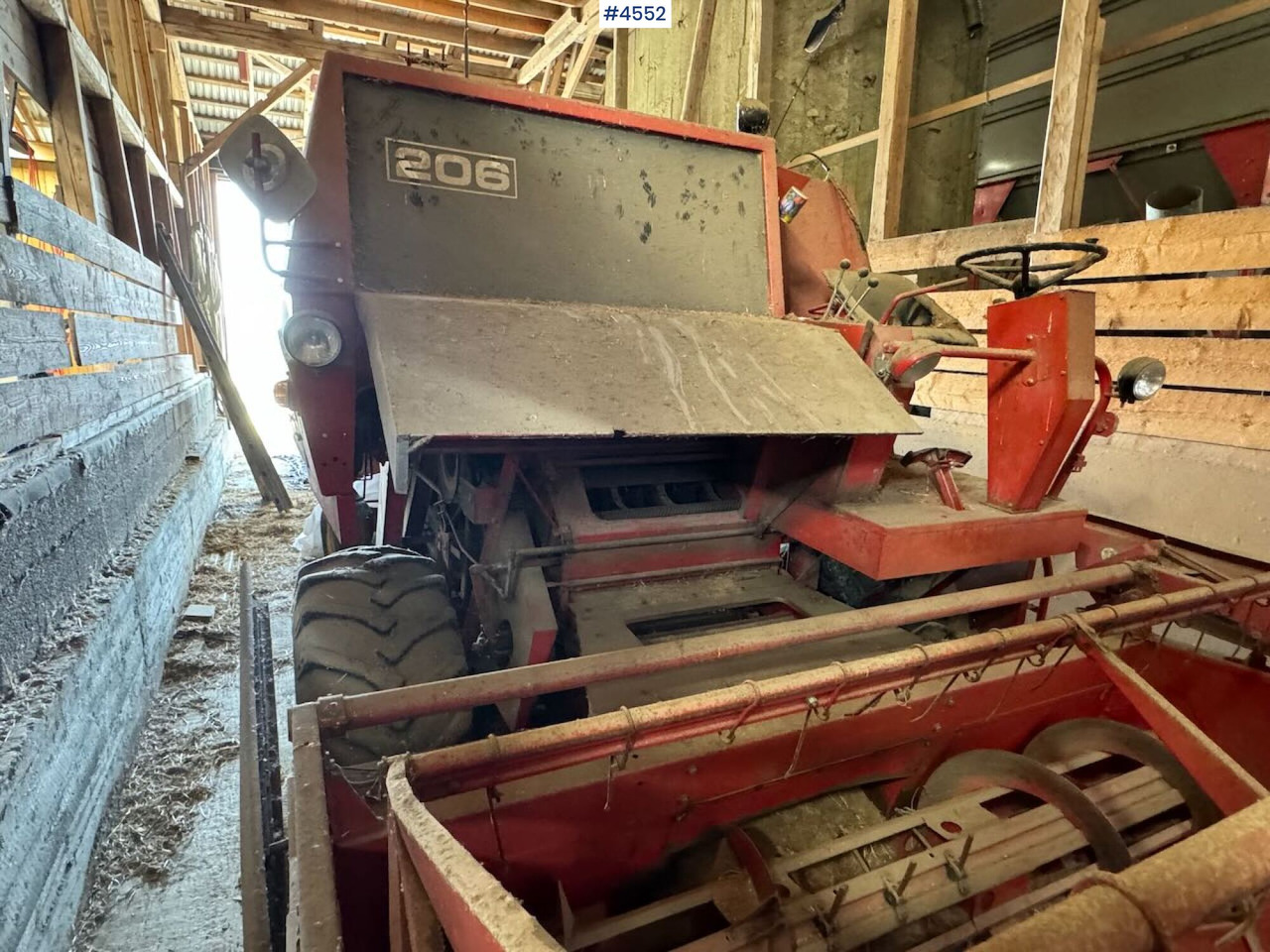 Massey Ferguson 206 thresher - מקצרת קומבינה: תמונה 2 Massey Ferguson 206 thresher - מקצרת קומבינה: תמונה 2