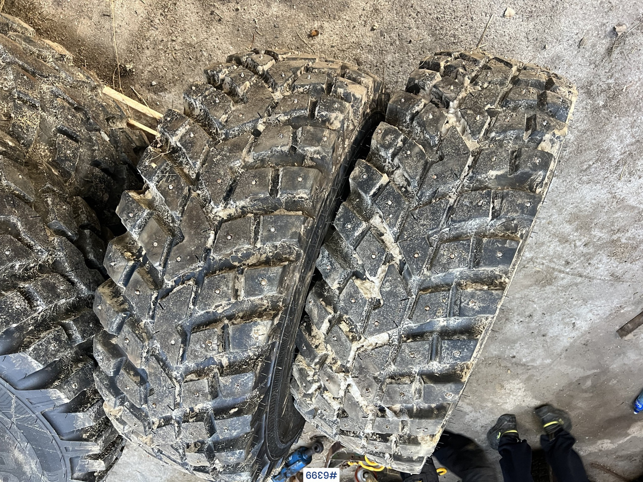 Nokian tri 2 studded tires for tractors - חבילת גלגלים וצמיגים עבור מכונה חקלאית: תמונה 2 Nokian tri 2 studded tires for tractors - חבילת גלגלים וצמיגים עבור מכונה חקלאית: תמונה 2