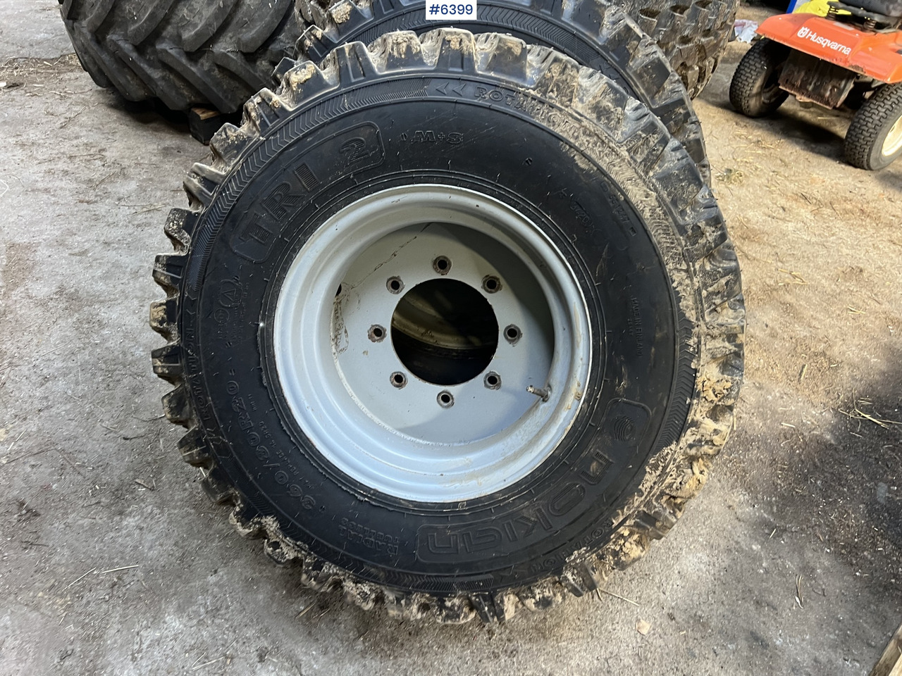 Nokian tri 2 studded tires for tractors - חבילת גלגלים וצמיגים עבור מכונה חקלאית: תמונה 3 Nokian tri 2 studded tires for tractors - חבילת גלגלים וצמיגים עבור מכונה חקלאית: תמונה 3