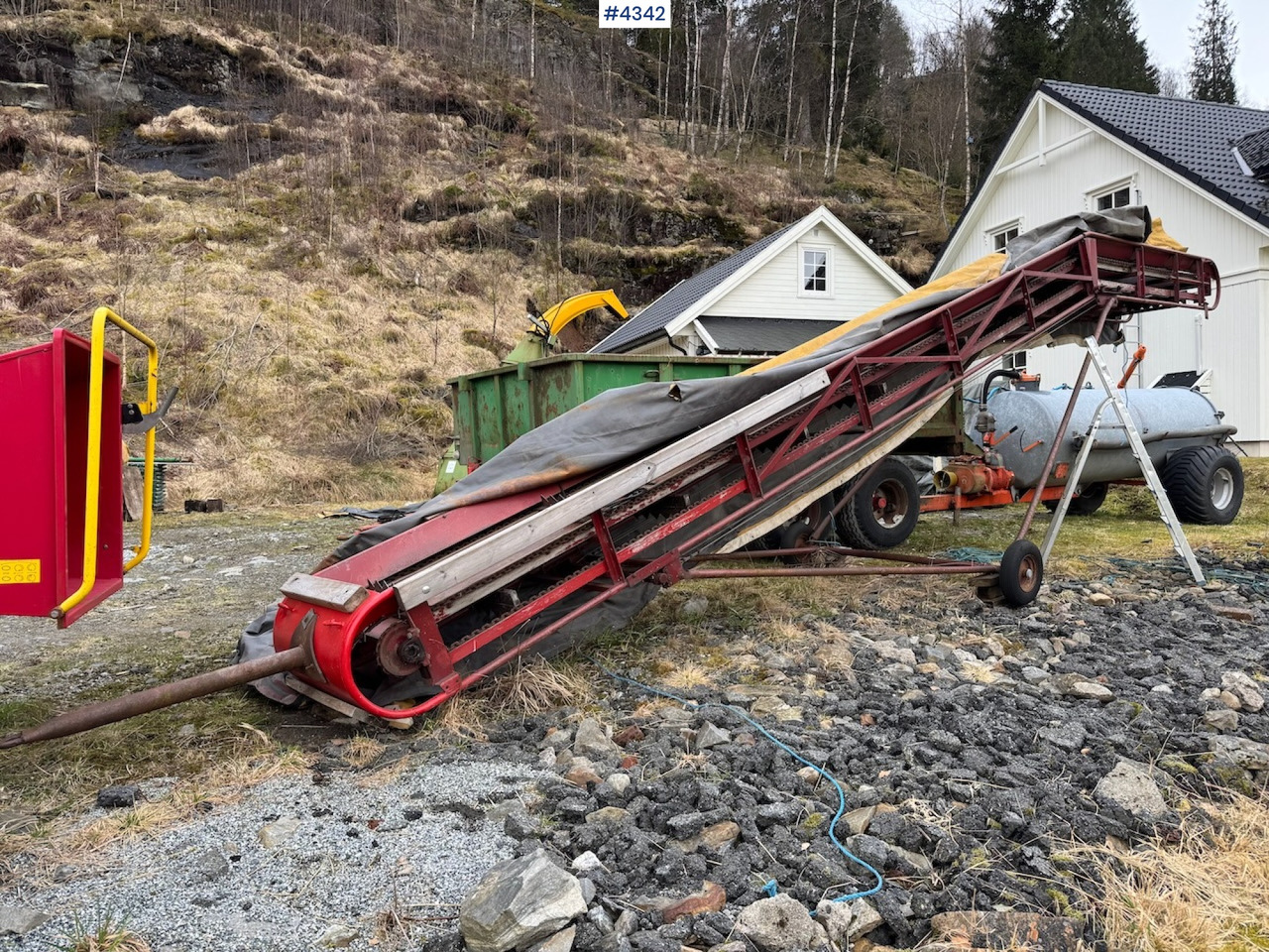 TKS Conveyor belt - ציוד לבעלי חיים: תמונה 1 TKS Conveyor belt - ציוד לבעלי חיים: תמונה 1