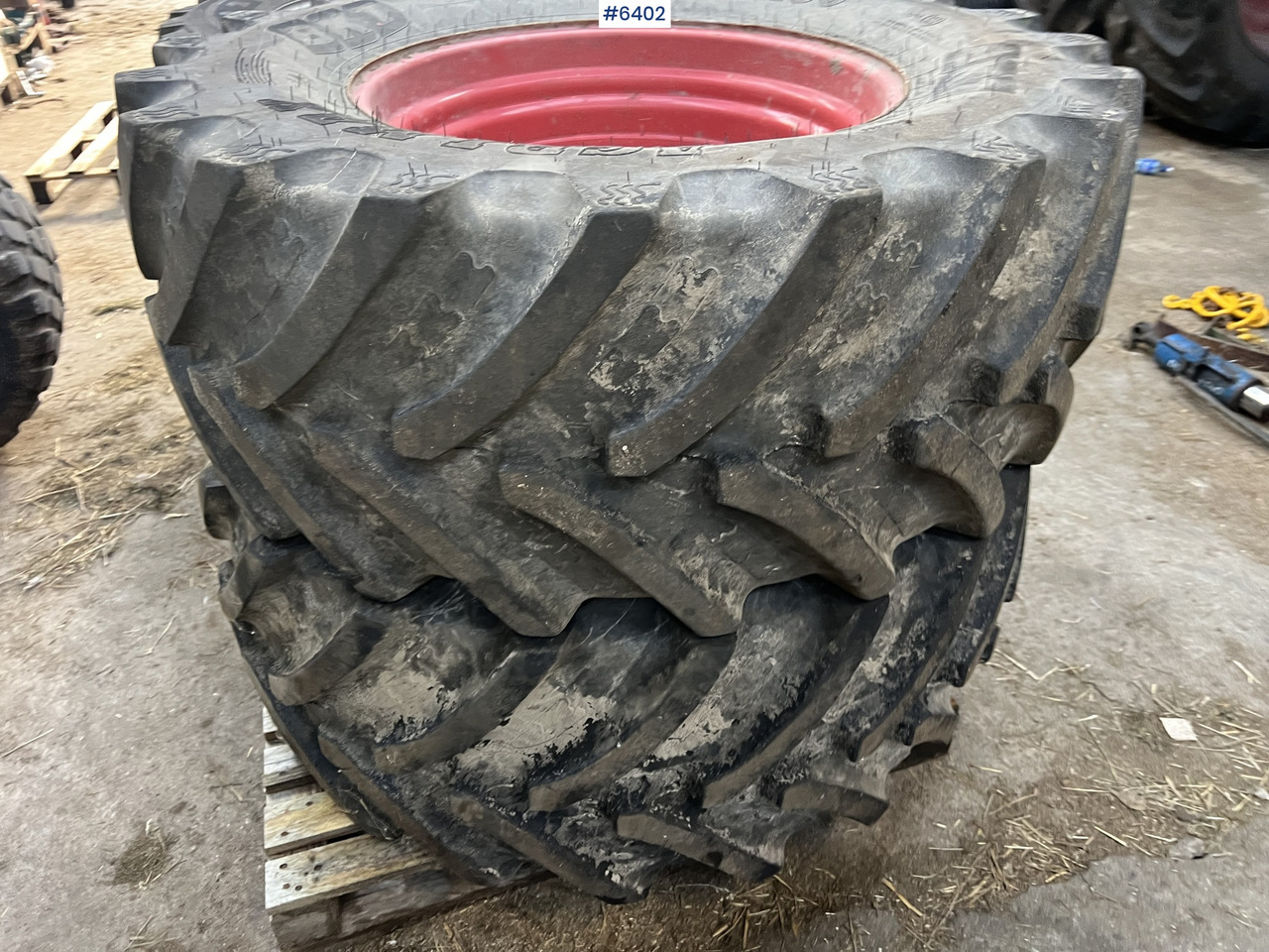 Tractor tires and rims - חבילת גלגלים וצמיגים עבור מכונה חקלאית: תמונה 1 Tractor tires and rims - חבילת גלגלים וצמיגים עבור מכונה חקלאית: תמונה 1