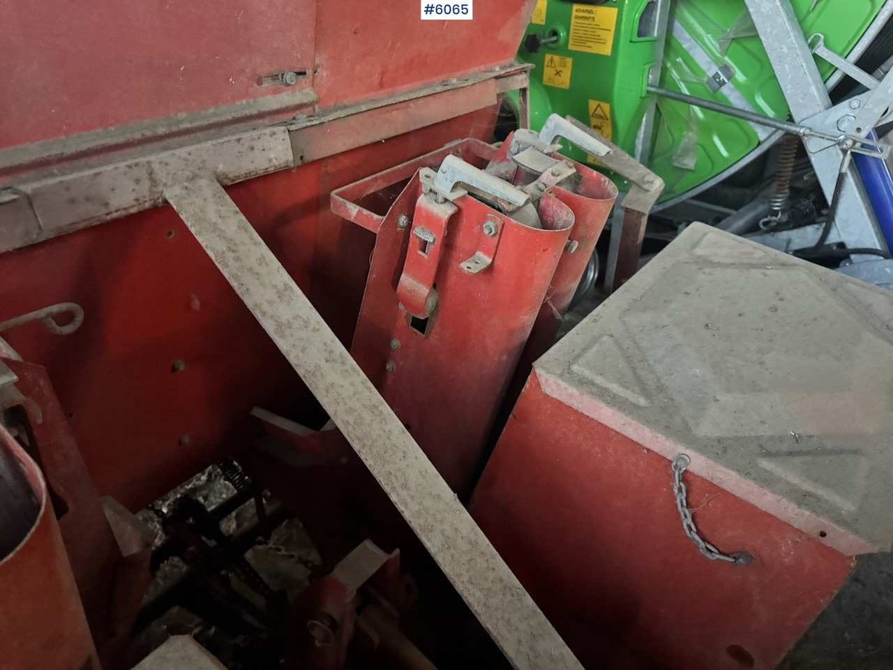 Underhaug 1400 potato planter - משתיל תפוחי אדמה: תמונה 5 Underhaug 1400 potato planter - משתיל תפוחי אדמה: תמונה 5