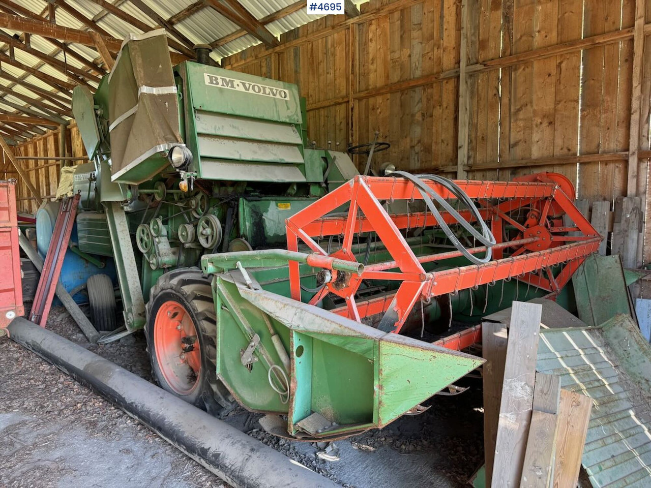 Volvo Aktiv 800 Combine harvester - מקצרת קומבינה: תמונה 1 Volvo Aktiv 800 Combine harvester - מקצרת קומבינה: תמונה 1