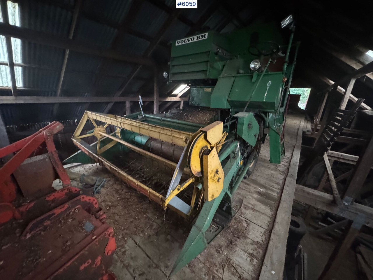 Volvo BM Aktiv 800 combine harvester - מקצרת קומבינה: תמונה 1 Volvo BM Aktiv 800 combine harvester - מקצרת קומבינה: תמונה 1