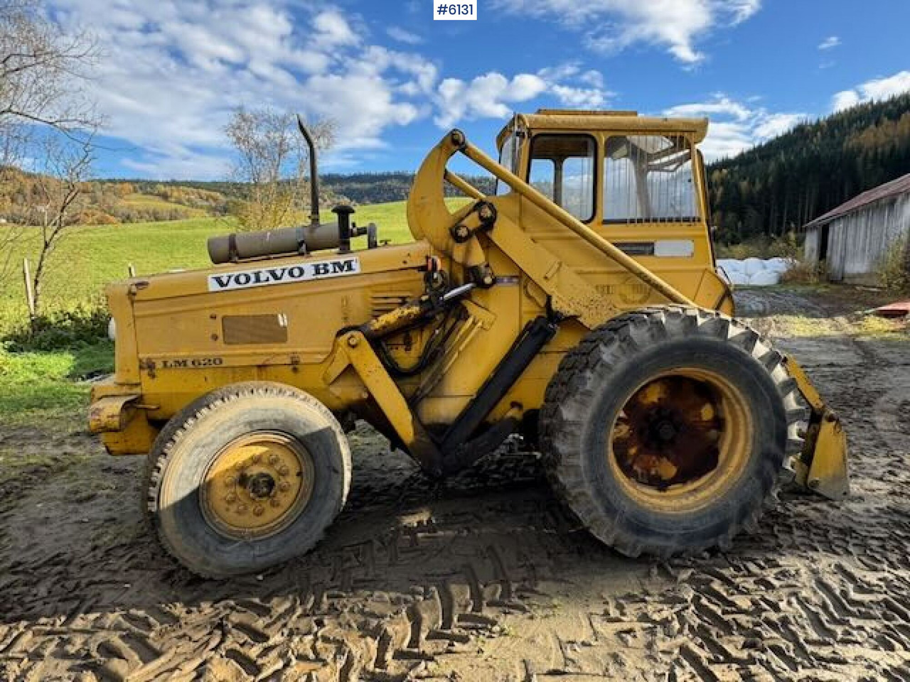 Volvo BM LM 620 rear loader with pallet forks and bucket. WATCH VIDEO! - מעמיס קומפקטי: תמונה 1 Volvo BM LM 620 rear loader with pallet forks and bucket. WATCH VIDEO! - מעמיס קומפקטי: תמונה 1