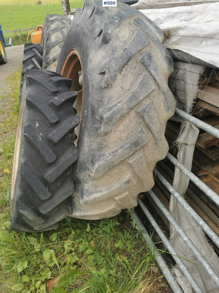 Wheel set on Deutz-Fahr 3.60 - חבילת גלגלים וצמיגים עבור מכונה חקלאית: תמונה 2 Wheel set on Deutz-Fahr 3.60 - חבילת גלגלים וצמיגים עבור מכונה חקלאית: תמונה 2