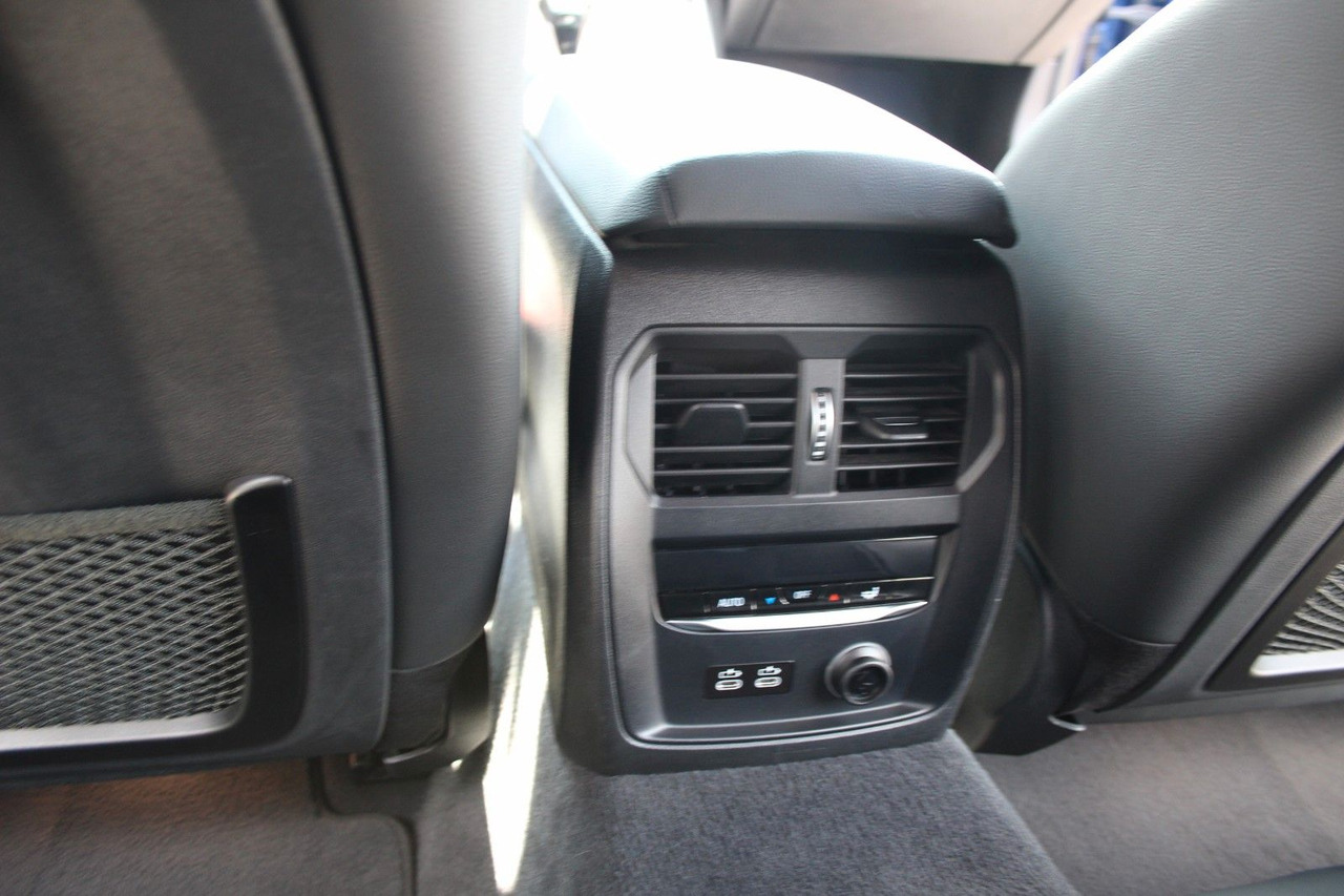 רכב סטיישן BMW 320 Touring d M Sport Laser Alcantara Harman Kar: תמונה 21