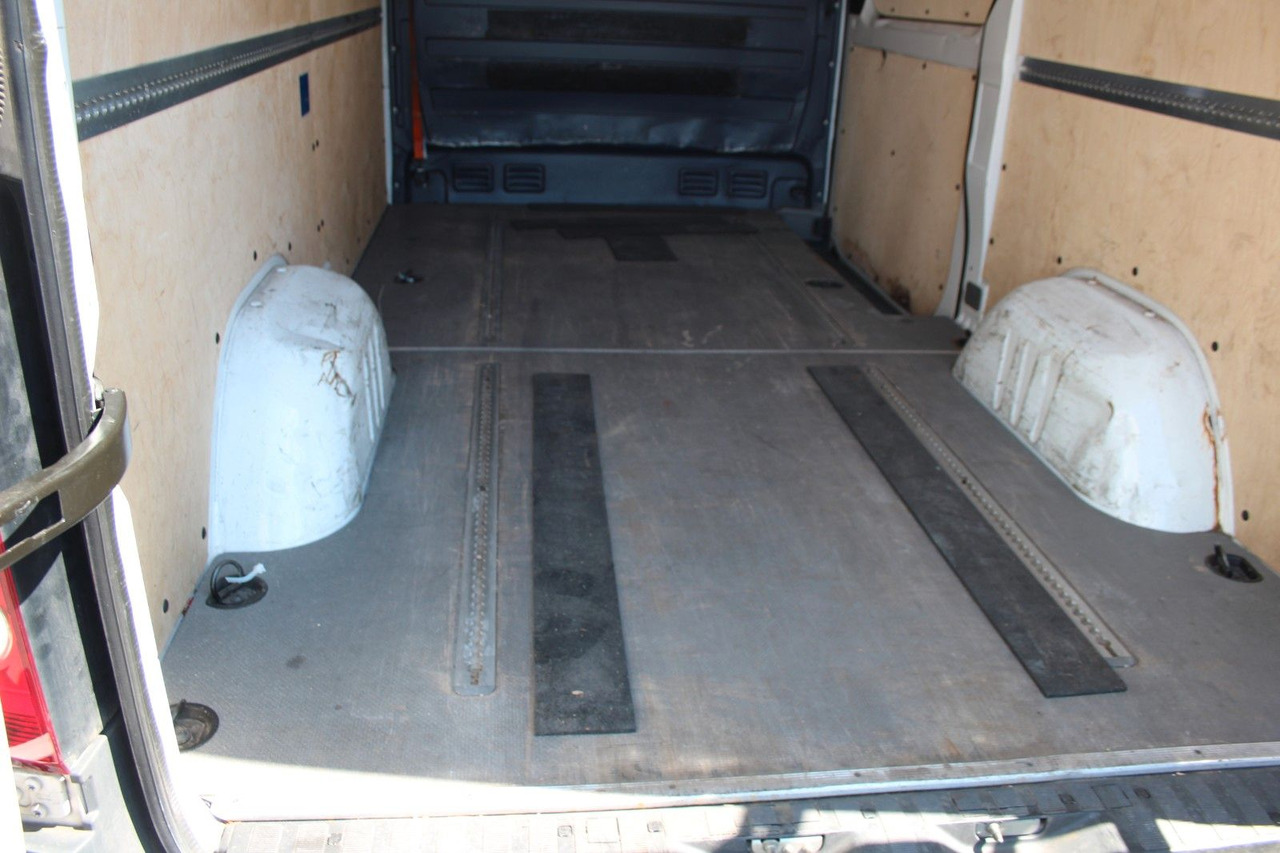 הַחכָּרָה  Volkswagen Crafter Kasten 35 mittel L2H2 KLIMA 1.Hand Volkswagen Crafter Kasten 35 mittel L2H2 KLIMA 1.Hand: תמונה 13
