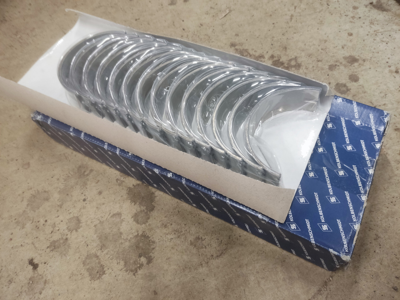 MAN TGX TGS main bearings with OUTSIDE repair oversize +0.5mm Kolbenschmidt - מסב מנוע: תמונה 1 MAN TGX TGS main bearings with OUTSIDE repair oversize +0.5mm Kolbenschmidt - מסב מנוע: תמונה 1