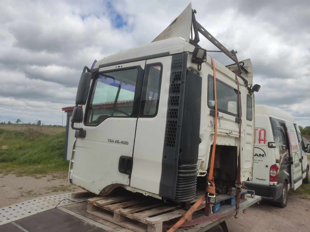MAN cab F99/L17 - תא: תמונה 3 MAN cab F99/L17 - תא: תמונה 3