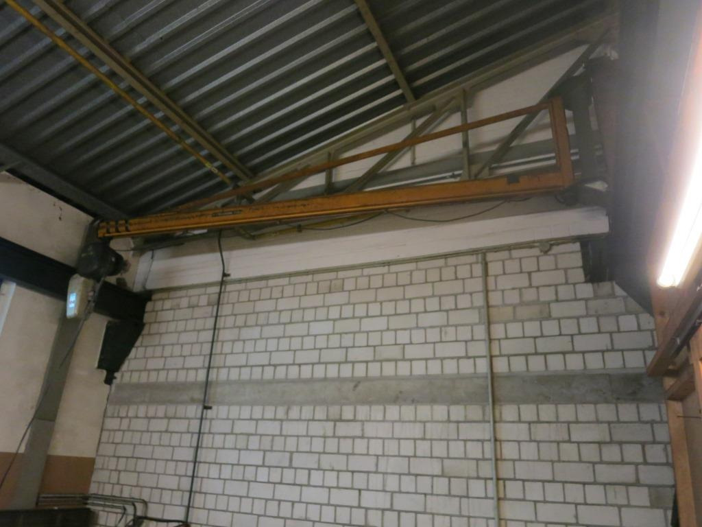 Demag 500 Kg - עגורן: תמונה 1 Demag 500 Kg - עגורן: תמונה 1