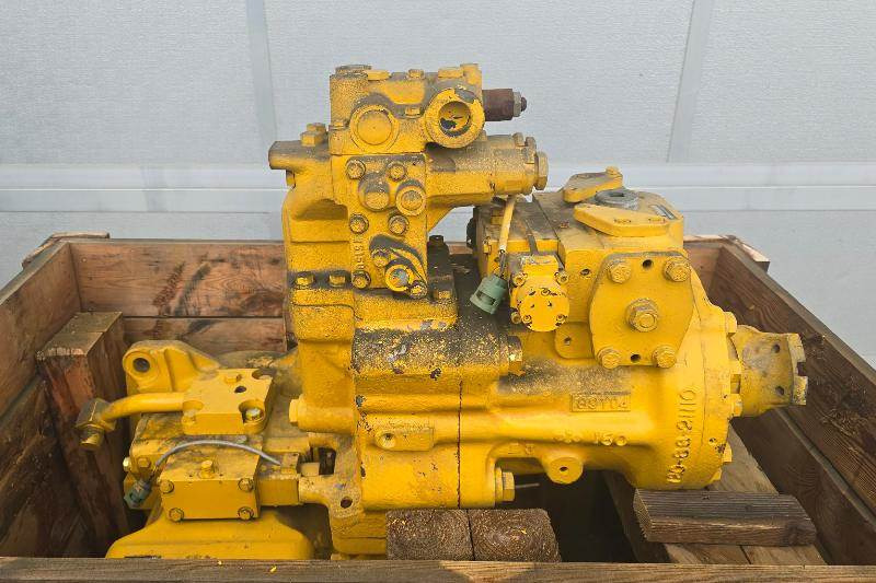 Komatsu Getriebe Komatsu D66 Raupe - תיבת הילוכים עבור מכונת בנייה: תמונה 1 Komatsu Getriebe Komatsu D66 Raupe - תיבת הילוכים עבור מכונת בנייה: תמונה 1