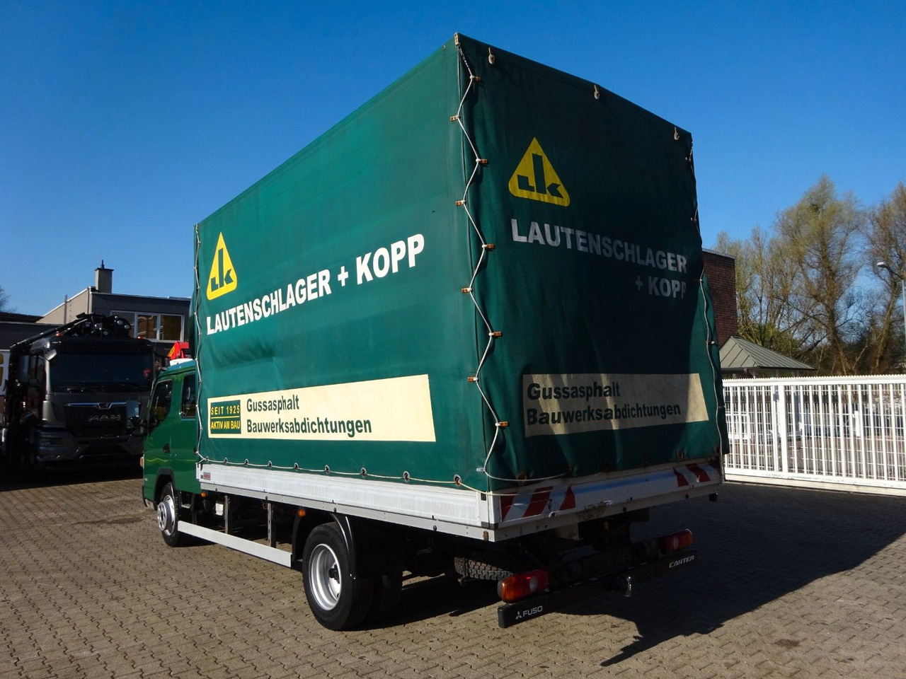 FUSO 7C180D Canter mit Doppelkabine 4x2 - כלי רכב מסחרי עם וילונות צד, כלי רכב מסחרי קומבי: תמונה 5 FUSO 7C180D Canter mit Doppelkabine 4x2 - כלי רכב מסחרי עם וילונות צד, כלי רכב מסחרי קומבי: תמונה 5