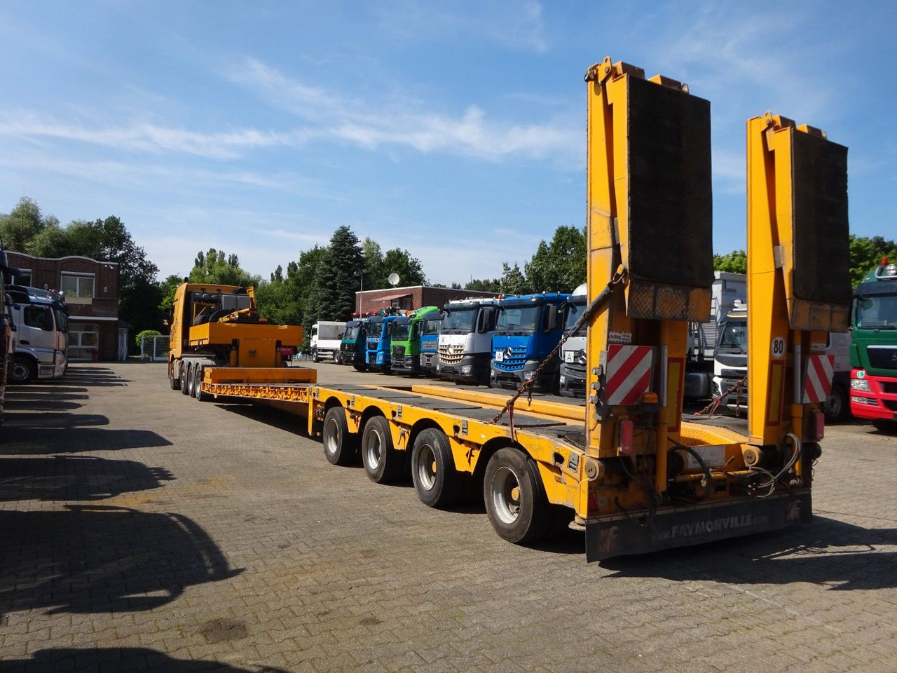 Faymonville 4 Achser Tiefbett abnehmbarem S-Hals ausziehbar - סמיטריילר עם מטען נמוך: תמונה 5 Faymonville 4 Achser Tiefbett abnehmbarem S-Hals ausziehbar - סמיטריילר עם מטען נמוך: תמונה 5