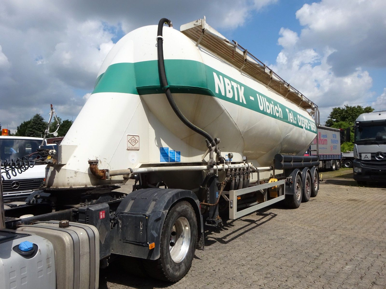 Feldbinder EUT 49.3 Silo für Staub u. Rieselgüter ca. 50m³ - סמיטריילר Silo: תמונה 1 Feldbinder EUT 49.3 Silo für Staub u. Rieselgüter ca. 50m³ - סמיטריילר Silo: תמונה 1