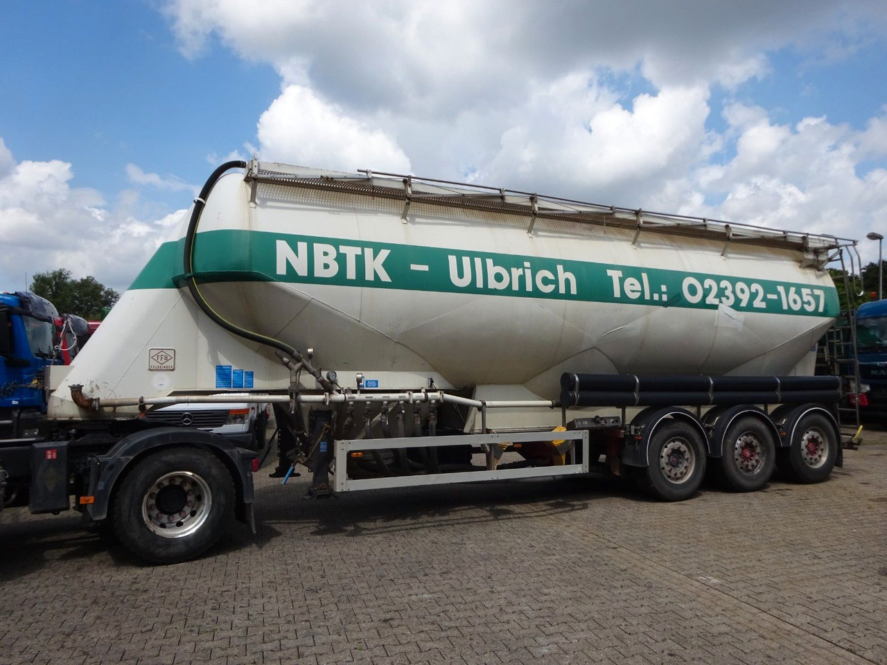 Feldbinder EUT 49.3 Silo für Staub u. Rieselgüter ca. 50m³ - סמיטריילר Silo: תמונה 2 Feldbinder EUT 49.3 Silo für Staub u. Rieselgüter ca. 50m³ - סמיטריילר Silo: תמונה 2