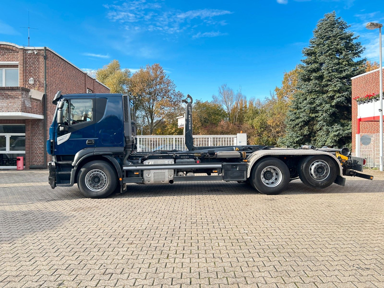 Iveco 460 Stralis MEILLER Abroller mit LIft-Lenkachse - משאית הרמת וו: תמונה 1 Iveco 460 Stralis MEILLER Abroller mit LIft-Lenkachse - משאית הרמת וו: תמונה 1
