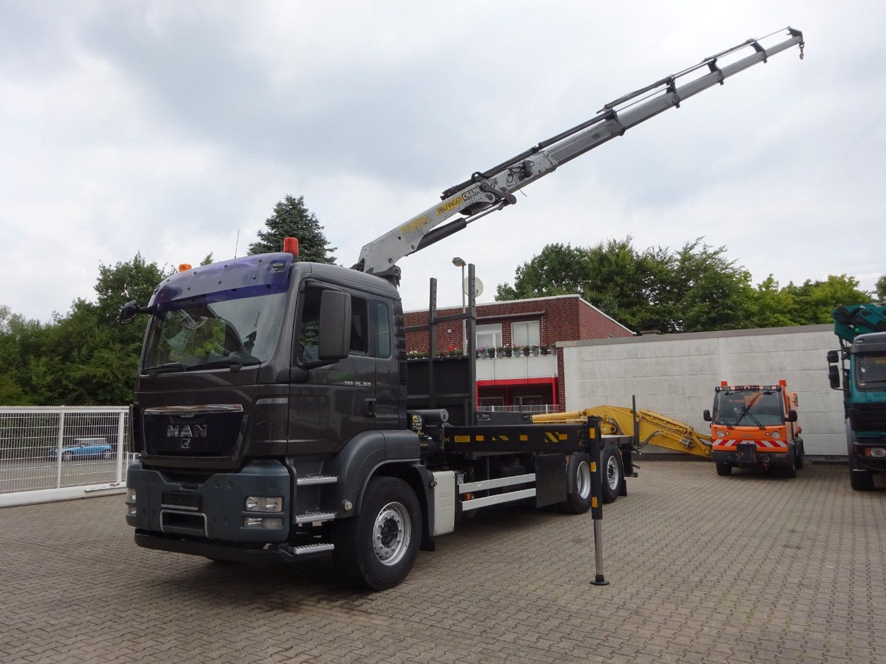 MAN 26.360 TGS Pritsche + PK 16502 Kran 6x2 - משאית מנוף: תמונה 4 MAN 26.360 TGS Pritsche + PK 16502 Kran 6x2 - משאית מנוף: תמונה 4