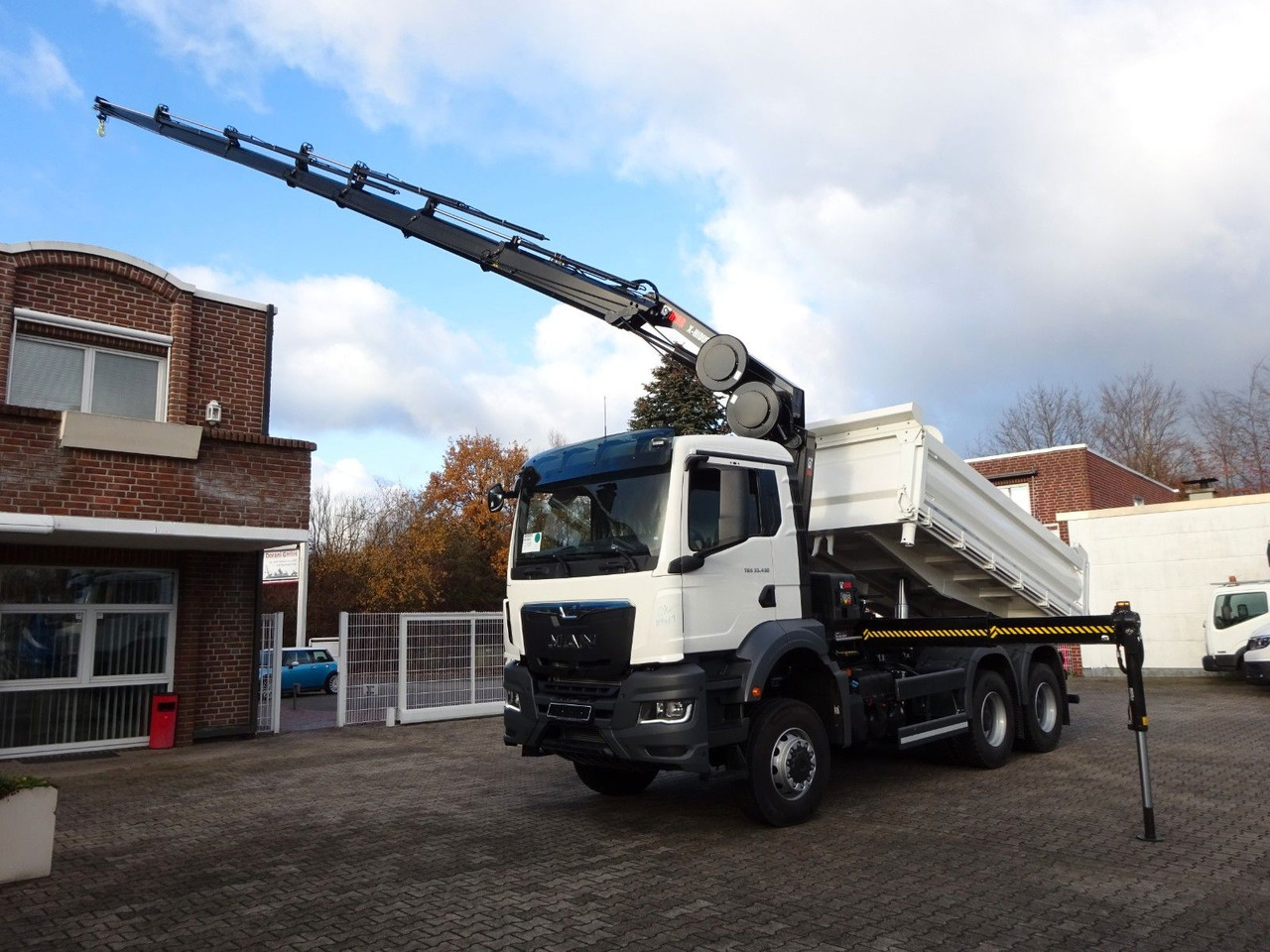 MAN 33.430 6x6 3-SEITENKIPPER KRAN HIAB 228- 6HYDRO - מזהיר, משאית מנוף: תמונה 3 MAN 33.430 6x6 3-SEITENKIPPER KRAN HIAB 228- 6HYDRO - מזהיר, משאית מנוף: תמונה 3