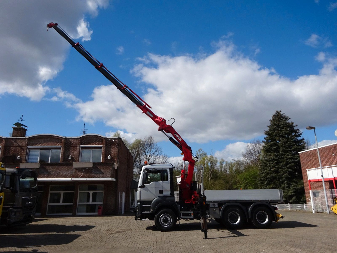 MAN 33.500 TGS + MKG HLK 231 Kran 6x6 Hydrodrive - יחידת טרקטור: תמונה 2 MAN 33.500 TGS + MKG HLK 231 Kran 6x6 Hydrodrive - יחידת טרקטור: תמונה 2