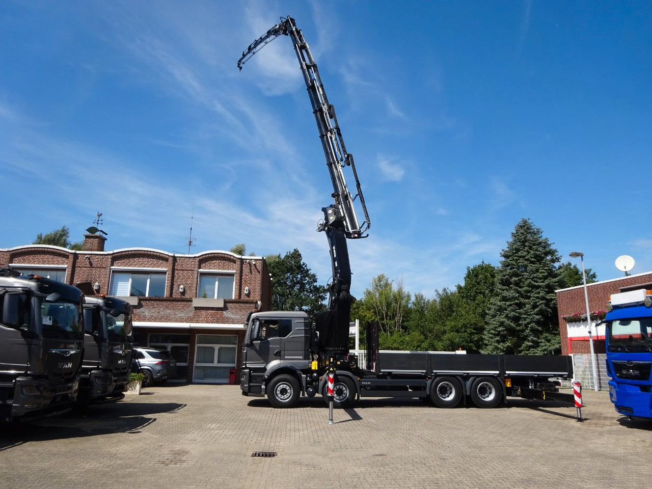 MAN 35.510 P+ 955 Effer jib Seilwind(100t Meterkran MAN 35.510 P+ 955 Effer jib Seilwind New Truck - משאית מנוף, משאית צד נופל/ שטוחה: תמונה 1 MAN 35.510 P+ 955 Effer jib Seilwind(100t Meterkran MAN 35.510 P+ 955 Effer jib Seilwind New Truck - משאית מנוף, משאית צד נופל/ שטוחה: תמונה 1