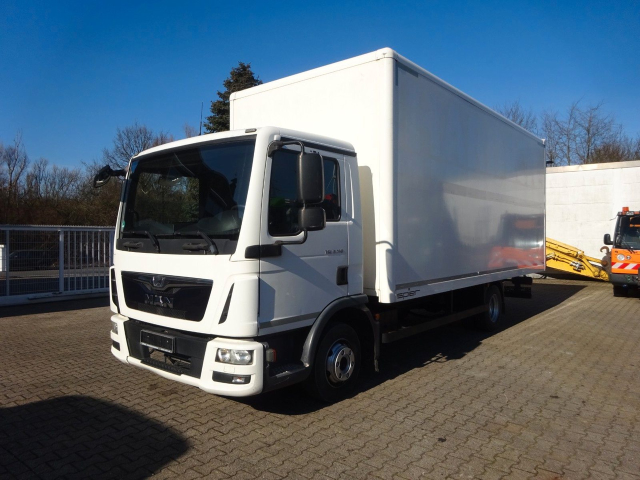 MAN 8.150 TGL Koffer 4x2 - משאית תיבה: תמונה 2 MAN 8.150 TGL Koffer 4x2 - משאית תיבה: תמונה 2
