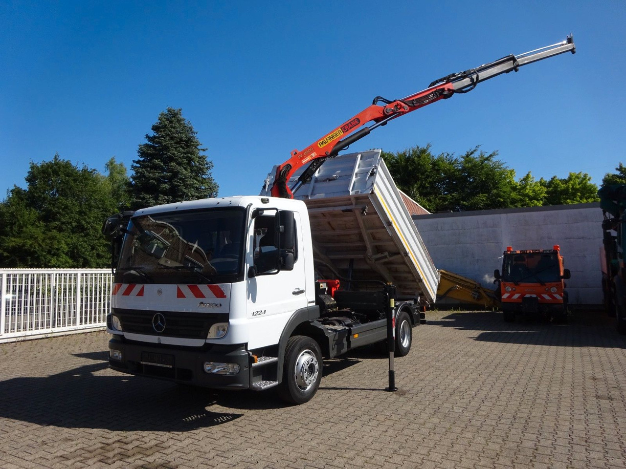 Mercedes-Benz 1224 Atego MEILLER 3Skipper + PK 8500 Kran - מזהיר, משאית מנוף: תמונה 4 Mercedes-Benz 1224 Atego MEILLER 3Skipper + PK 8500 Kran - מזהיר, משאית מנוף: תמונה 4