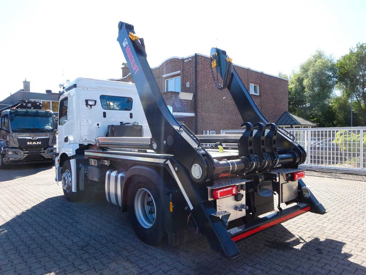 Mercedes-Benz 1840 Actros Absetzkipper NEUFAHRZEUG mit 1645 km - מזהיר: תמונה 3 Mercedes-Benz 1840 Actros Absetzkipper NEUFAHRZEUG mit 1645 km - מזהיר: תמונה 3