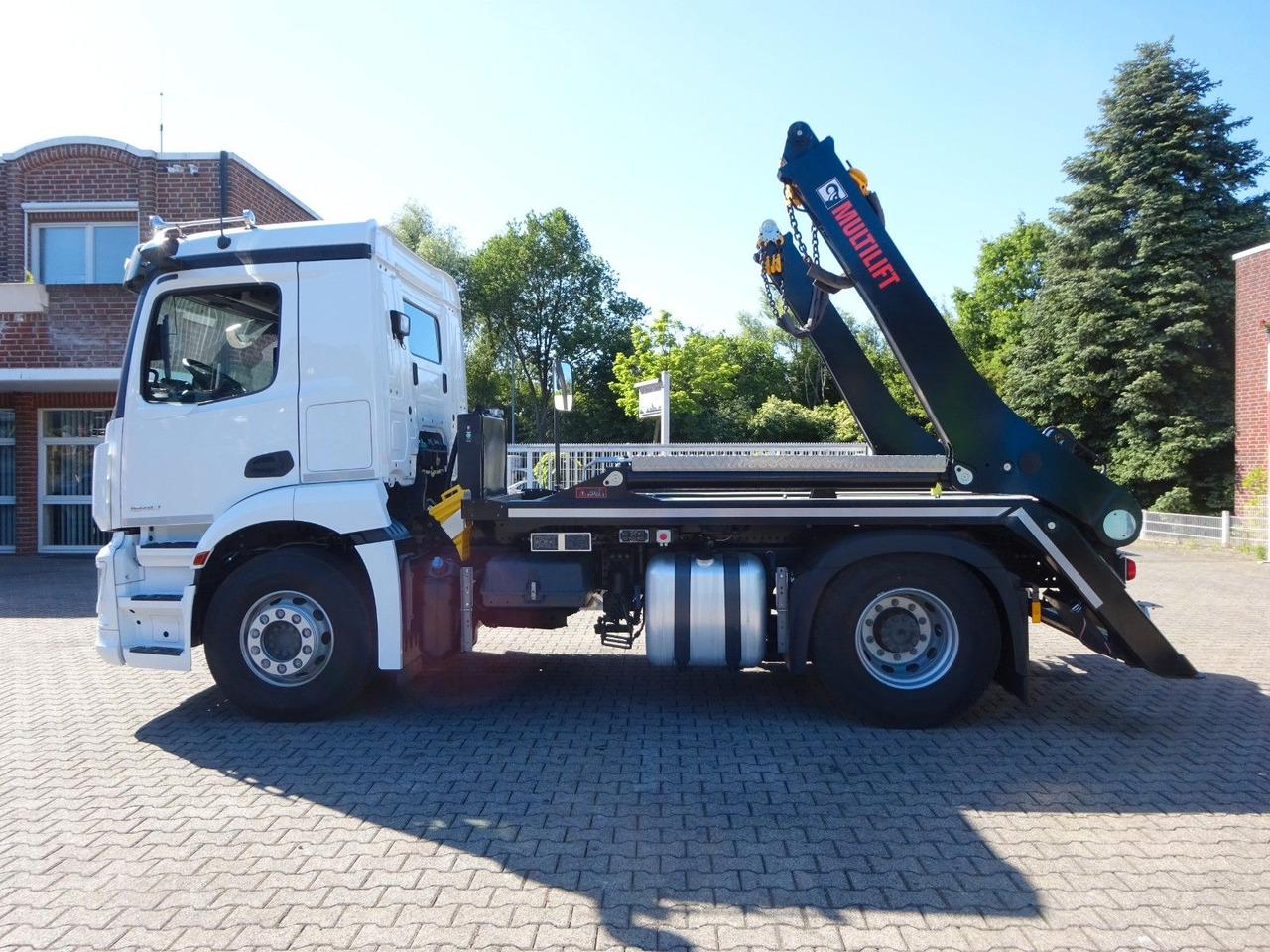Mercedes-Benz 1840 Actros Absetzkipper NEUFAHRZEUG mit 1645 km - מזהיר: תמונה 2 Mercedes-Benz 1840 Actros Absetzkipper NEUFAHRZEUG mit 1645 km - מזהיר: תמונה 2