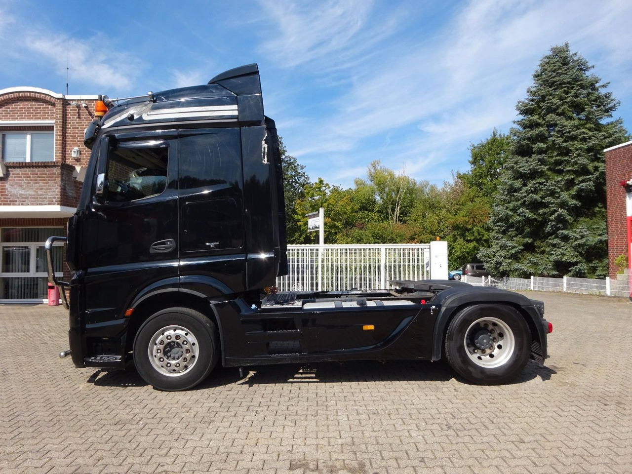 Mercedes-Benz 1845 Actros Megaspace SZM 4x2 - יחידת טרקטור: תמונה 3 Mercedes-Benz 1845 Actros Megaspace SZM 4x2 - יחידת טרקטור: תמונה 3