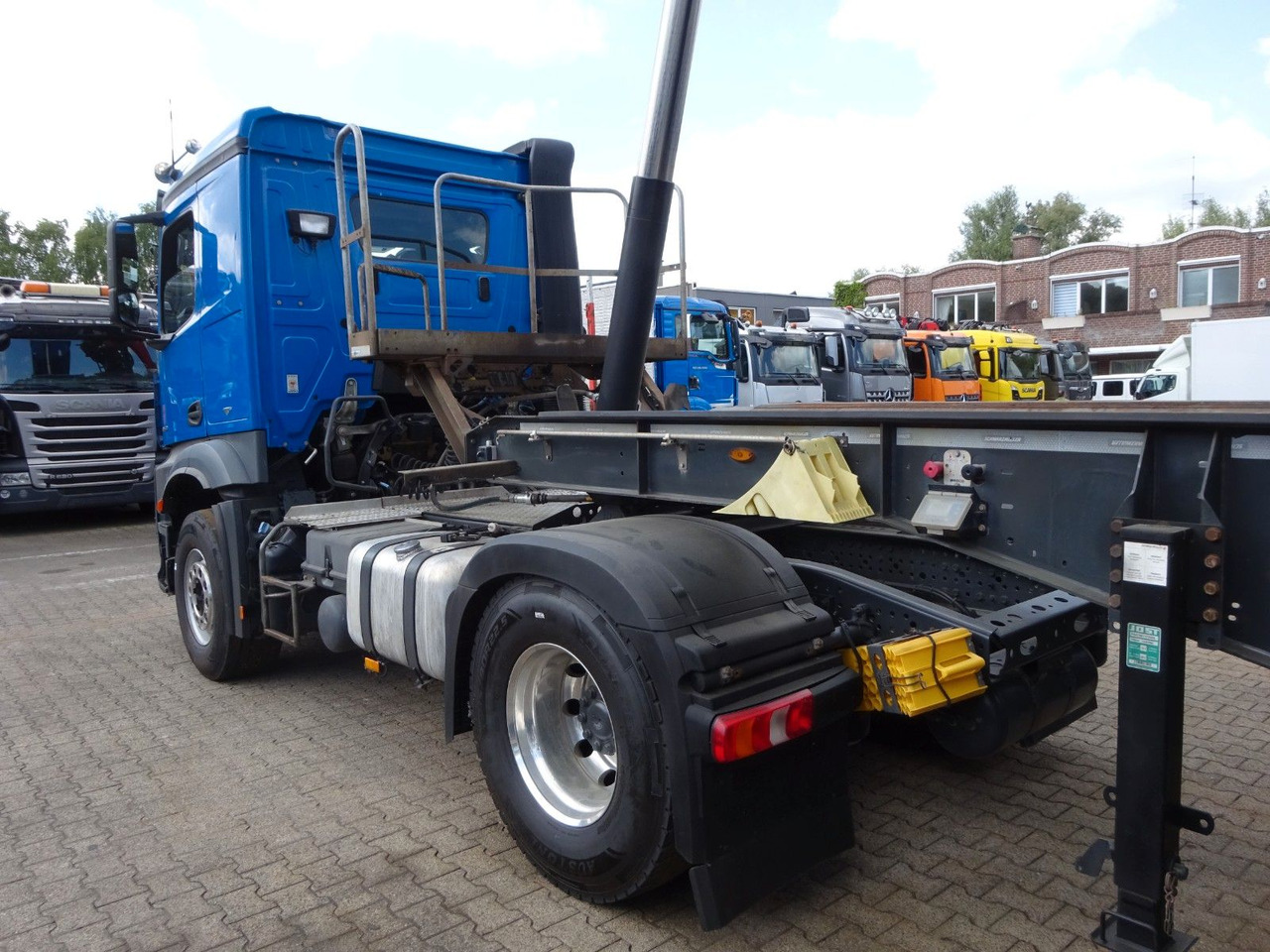 יחידת טרקטור Mercedes-Benz 1853 Arocs SZM mit Kipperpumpe: תמונה 6