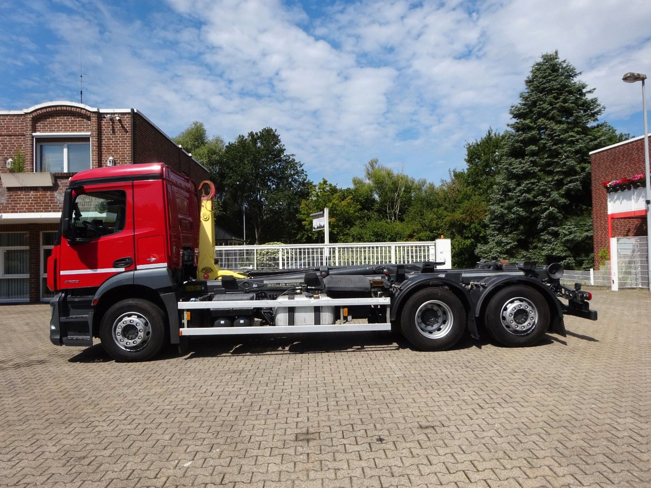 Mercedes-Benz 2532 ANTOS MEILLER Abroller Lift+Lenkachse 6x2 - משאית הרמת וו: תמונה 4 Mercedes-Benz 2532 ANTOS MEILLER Abroller Lift+Lenkachse 6x2 - משאית הרמת וו: תמונה 4