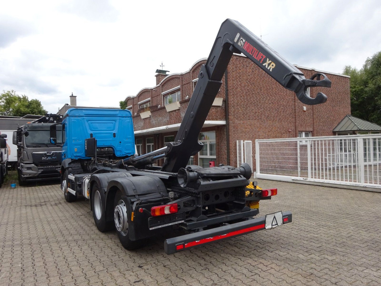 Mercedes-Benz 2533 Antos MULTILIFT Abroller 6x2 - משאית הרמת וו: תמונה 4 Mercedes-Benz 2533 Antos MULTILIFT Abroller 6x2 - משאית הרמת וו: תמונה 4