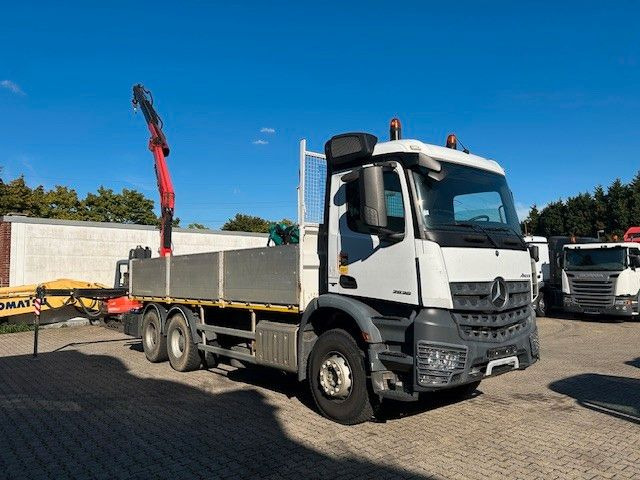 Mercedes-Benz 2636 Pritsche + Fassi F135 Kran 6x4 Blatt-Blatt - משאית מנוף: תמונה 3 Mercedes-Benz 2636 Pritsche + Fassi F135 Kran 6x4 Blatt-Blatt - משאית מנוף: תמונה 3