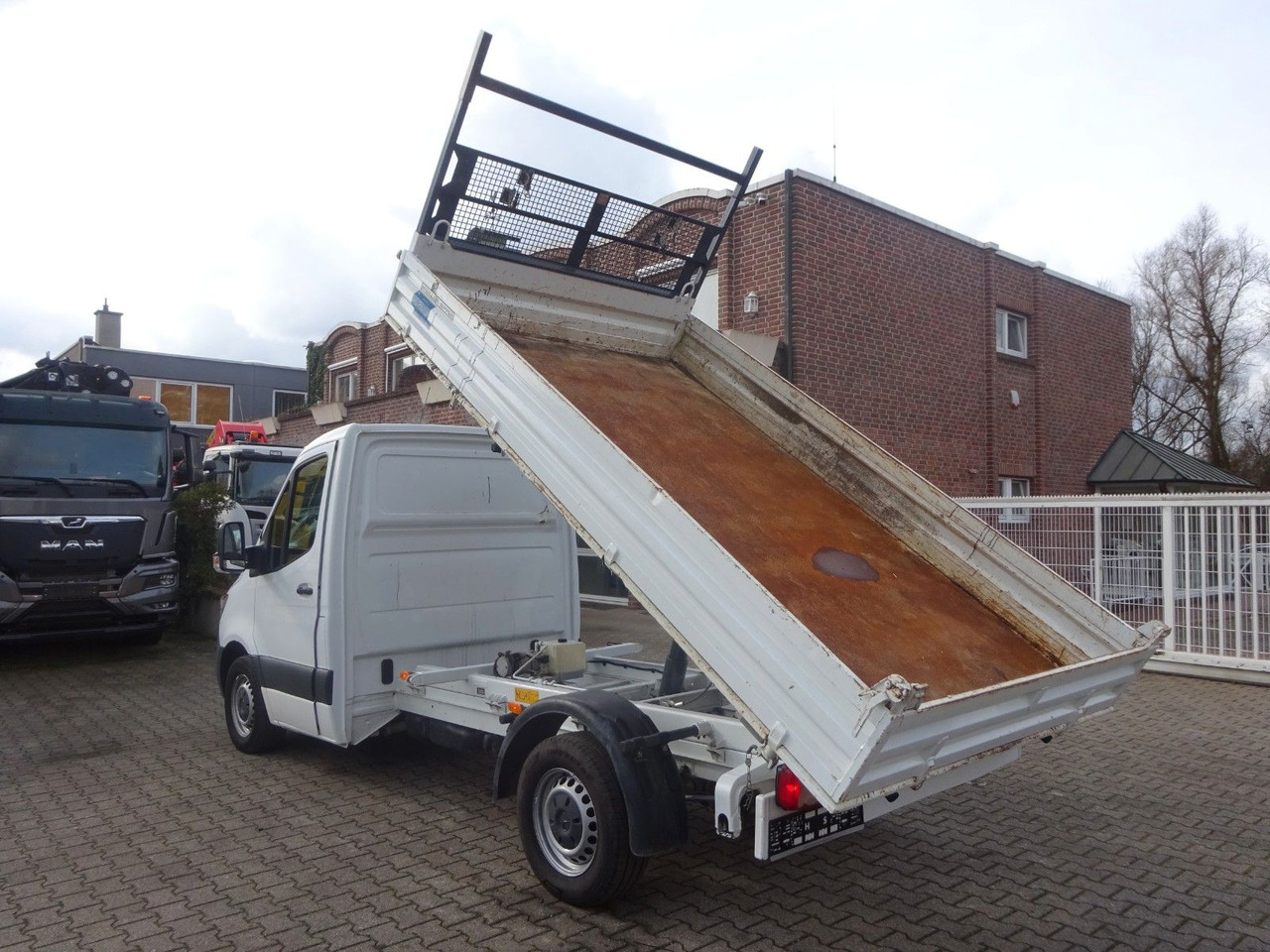 Mercedes-Benz 314 CDI Sprinter MEILLER 3Skipper 4x2 - כלי רכב מסחרי מזהיר: תמונה 3 Mercedes-Benz 314 CDI Sprinter MEILLER 3Skipper 4x2 - כלי רכב מסחרי מזהיר: תמונה 3