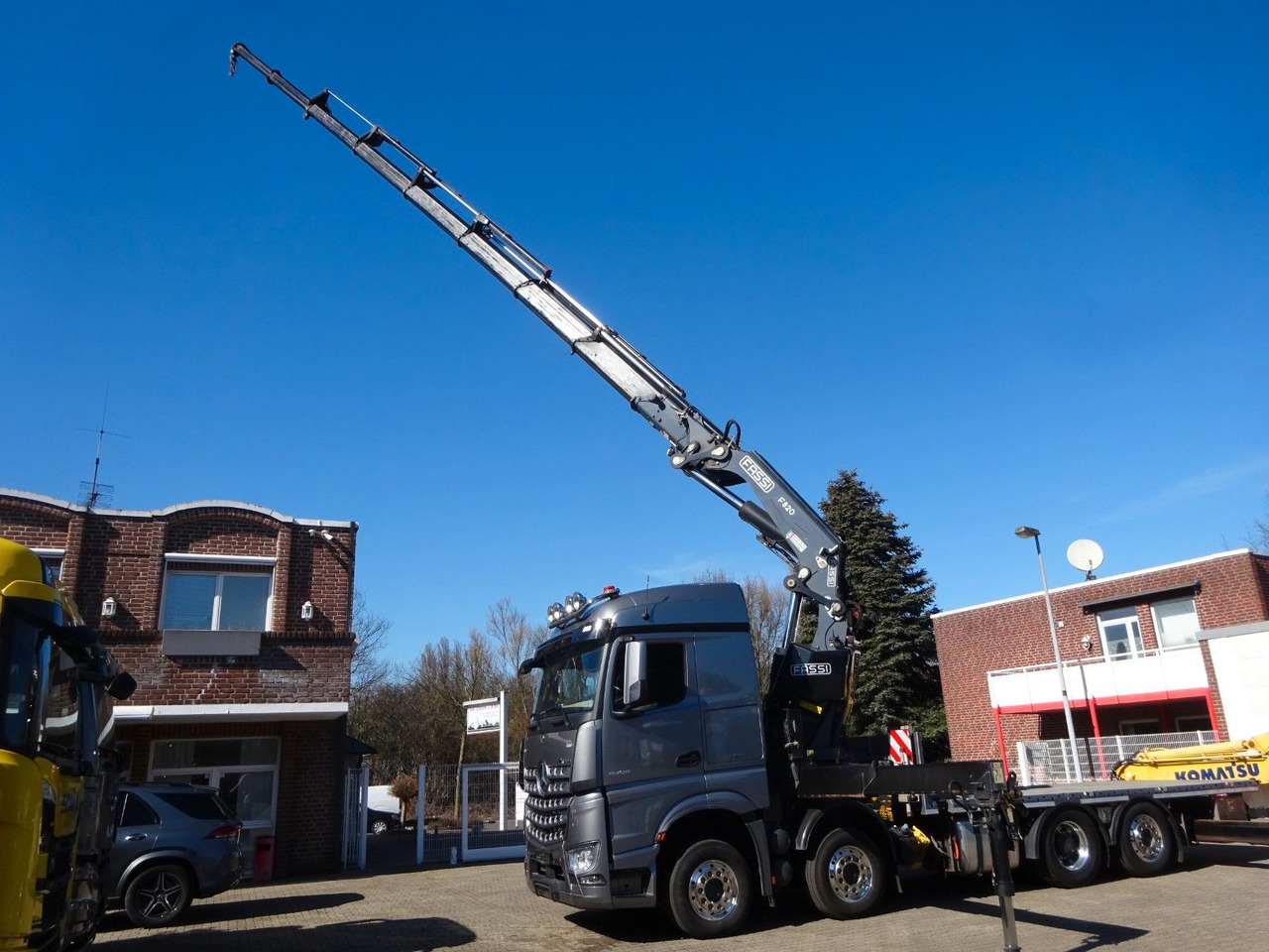 Mercedes-Benz 3453 Plattform + Fassi F820 Kran 8x2 Mercedes-Benz 3453 FASSI F820 Kran 8x Hydr. Ausschub - משאית מנוף, משאית צד נופל/ שטוחה: תמונה 5 Mercedes-Benz 3453 Plattform + Fassi F820 Kran 8x2 Mercedes-Benz 3453 FASSI F820 Kran 8x Hydr. Ausschub - משאית מנוף, משאית צד נופל/ שטוחה: תמונה 5