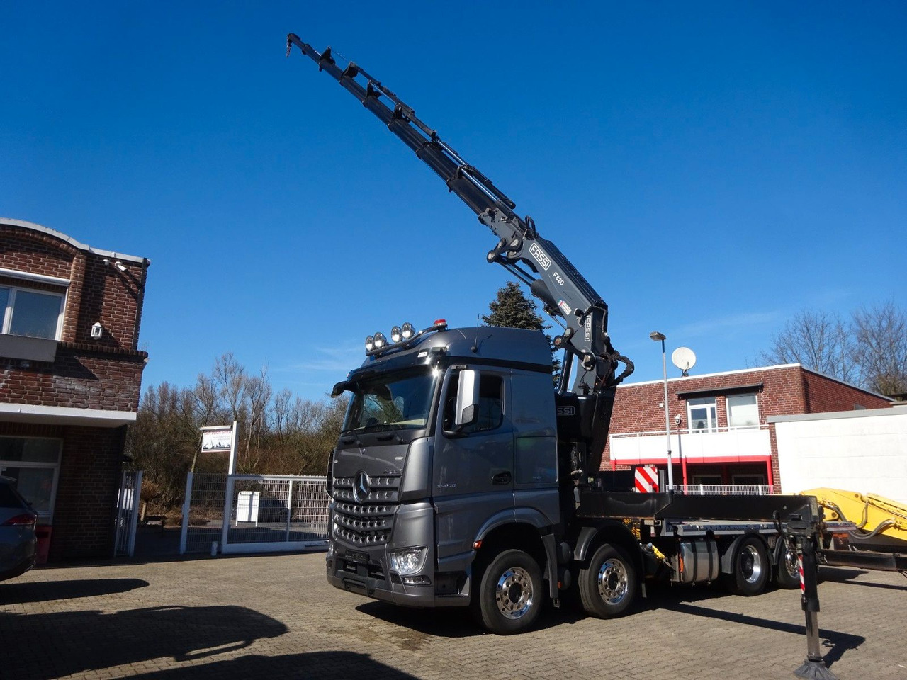 Mercedes-Benz 3453 Plattform + Fassi F820 Kran 8x2 Mercedes-Benz 3453 FASSI F820 Kran 8x Hydr. Ausschub - משאית מנוף, משאית צד נופל/ שטוחה: תמונה 4 Mercedes-Benz 3453 Plattform + Fassi F820 Kran 8x2 Mercedes-Benz 3453 FASSI F820 Kran 8x Hydr. Ausschub - משאית מנוף, משאית צד נופל/ שטוחה: תמונה 4