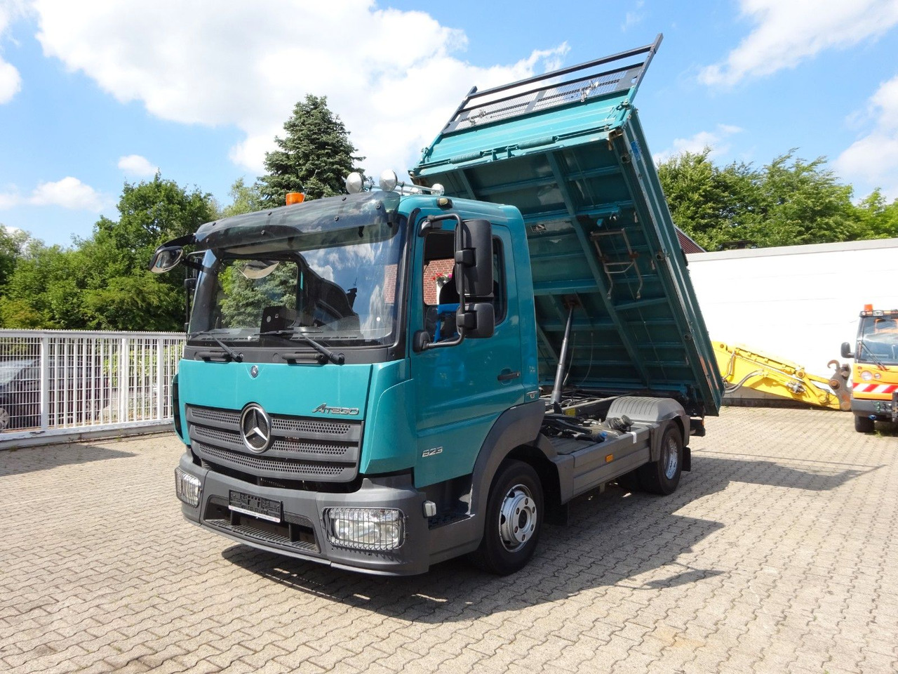 Mercedes-Benz 823 Atego MEILLER 3Skipper 4x2 - כלי רכב מסחרי מזהיר: תמונה 1 Mercedes-Benz 823 Atego MEILLER 3Skipper 4x2 - כלי רכב מסחרי מזהיר: תמונה 1