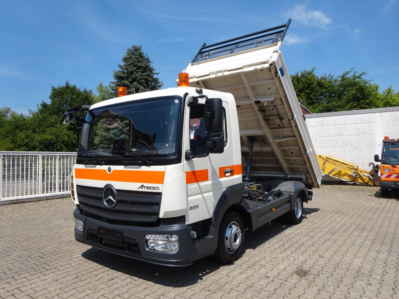 Mercedes-Benz 823 Atego MEILLER 3Skipper 4x2 - מזהיר: תמונה 1 Mercedes-Benz 823 Atego MEILLER 3Skipper 4x2 - מזהיר: תמונה 1