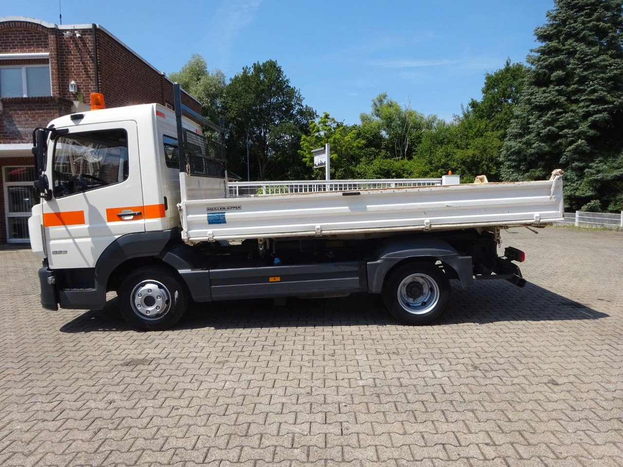 Mercedes-Benz 823 Atego MEILLER 3Skipper 4x2 - מזהיר: תמונה 5 Mercedes-Benz 823 Atego MEILLER 3Skipper 4x2 - מזהיר: תמונה 5