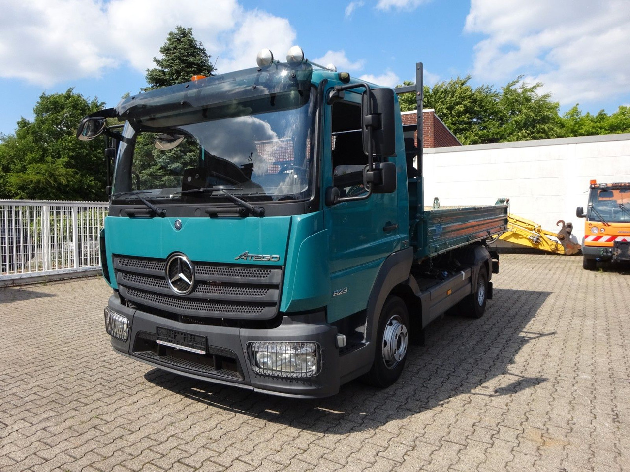 Mercedes-Benz 823 Atego MEILLER 3Skipper 4x2 - כלי רכב מסחרי מזהיר: תמונה 2 Mercedes-Benz 823 Atego MEILLER 3Skipper 4x2 - כלי רכב מסחרי מזהיר: תמונה 2
