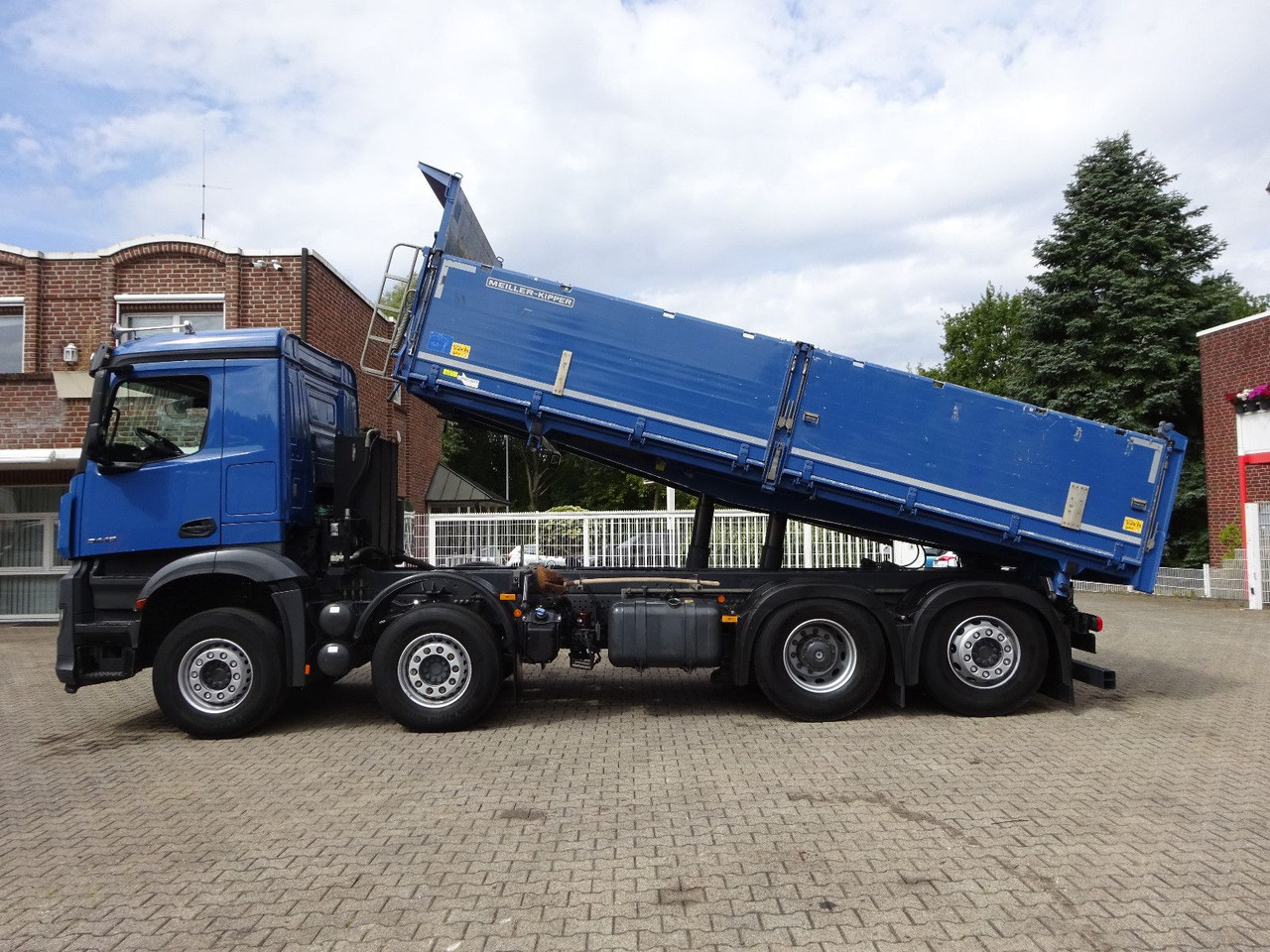 Mercedes-Benz Arocs 3446 MEILER 3 Seitenkipper 8x2 - מזהיר: תמונה 2 Mercedes-Benz Arocs 3446 MEILER 3 Seitenkipper 8x2 - מזהיר: תמונה 2
