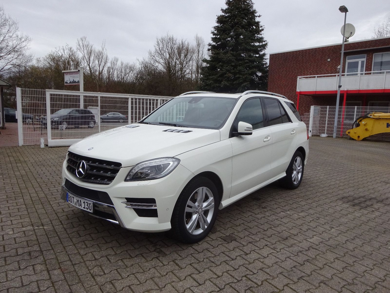 Mercedes-Benz ML 350 CDI BlueTec Mercedes-Benz ML 350 CDI BlueTec. AMG Paket - SUV: תמונה 2 Mercedes-Benz ML 350 CDI BlueTec Mercedes-Benz ML 350 CDI BlueTec. AMG Paket - SUV: תמונה 2